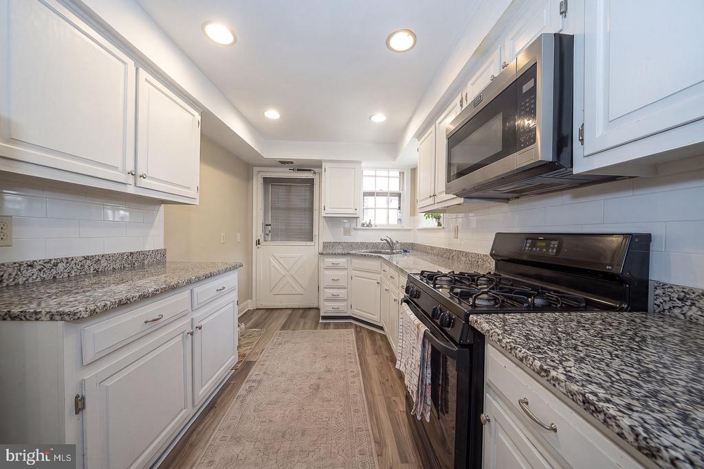 415 CITY AVENUE Unit: H-2
