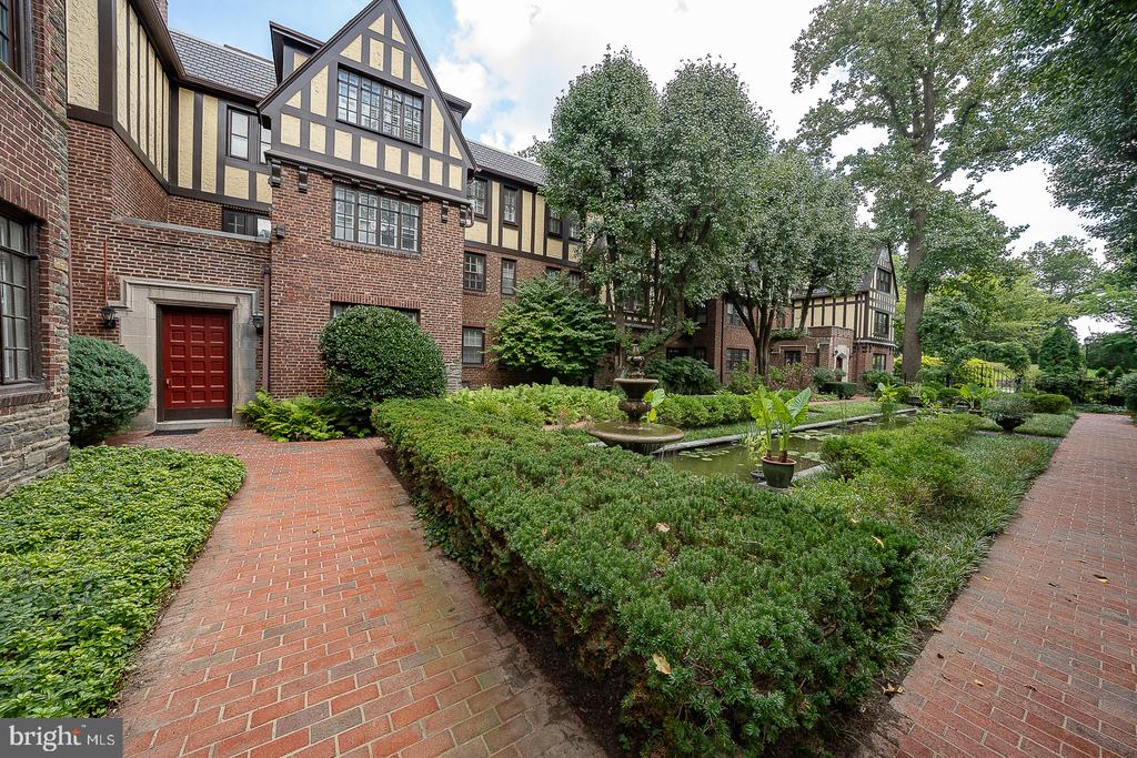415 CITY AVENUE Unit: H-2