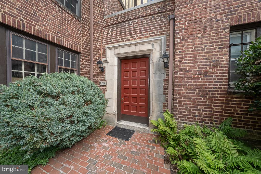 415 CITY AVENUE Unit: H-2
