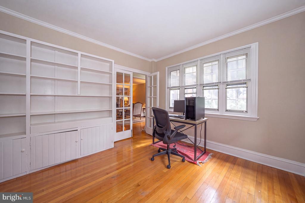 415 CITY AVENUE Unit: H-2