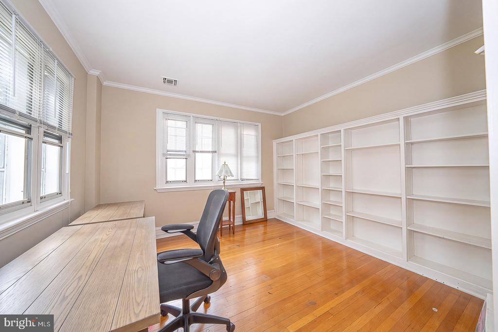 415 CITY AVENUE Unit: H-2