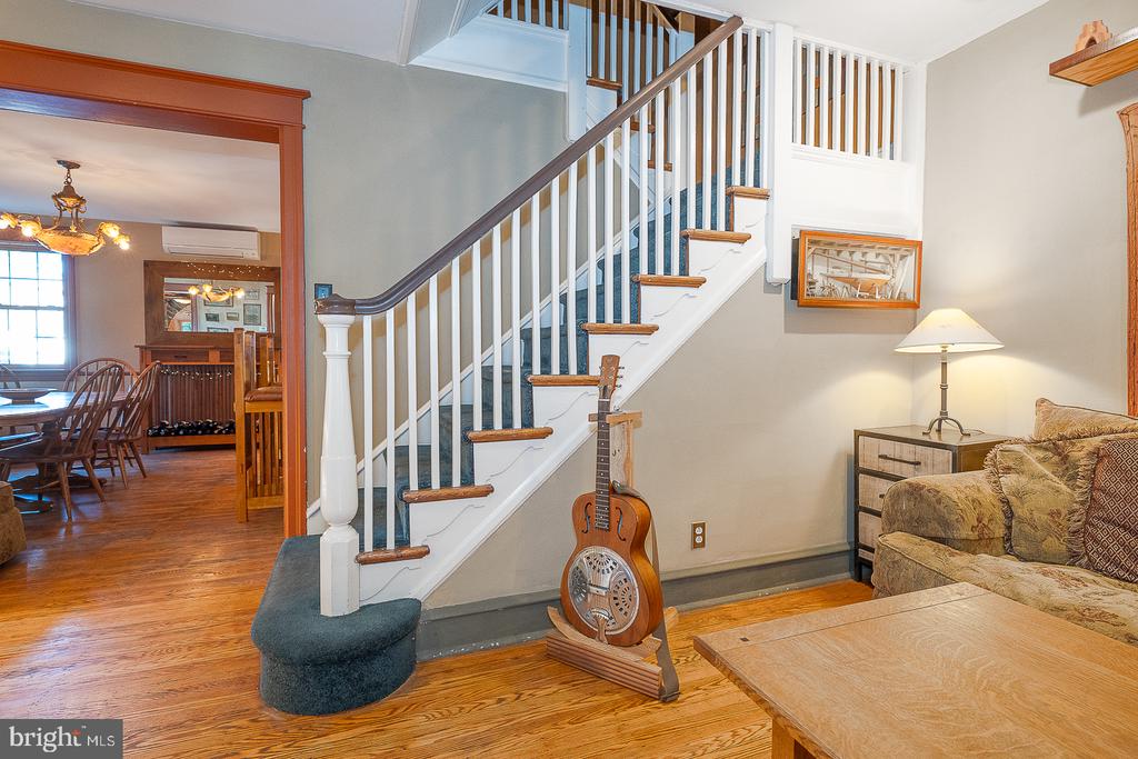 513 E WYNNEWOOD ROAD Unit:           