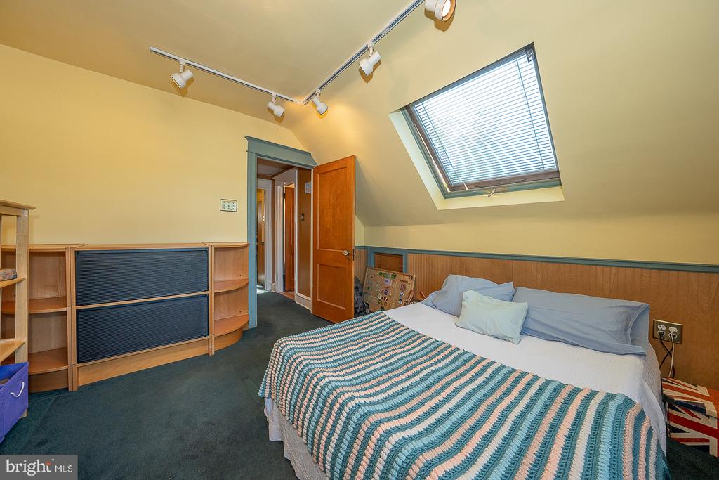 513 E WYNNEWOOD ROAD Unit:           