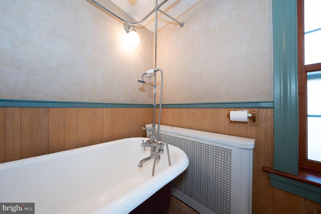 513 E WYNNEWOOD ROAD Unit:           