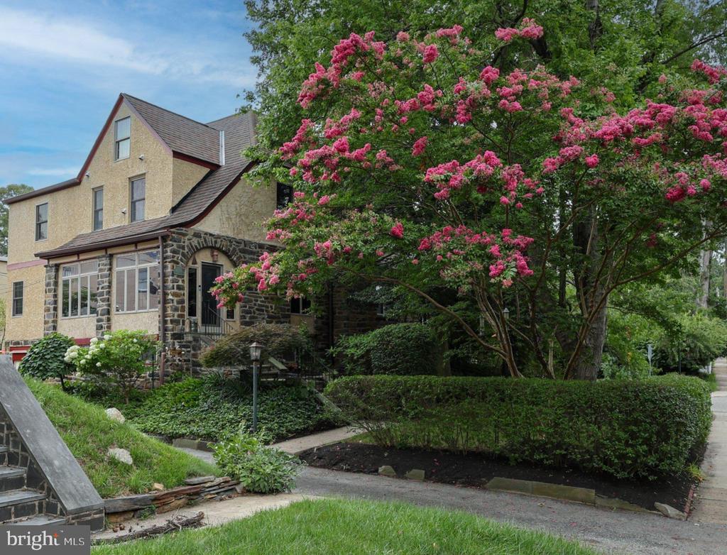 513 E WYNNEWOOD ROAD Unit:           