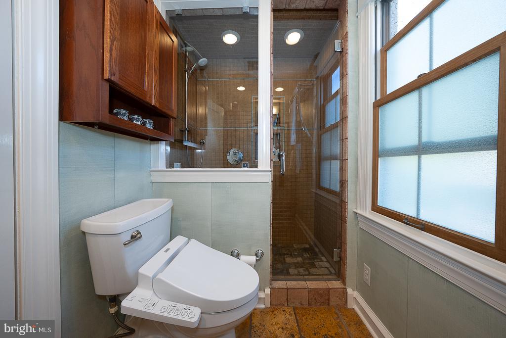 513 E WYNNEWOOD ROAD Unit:           