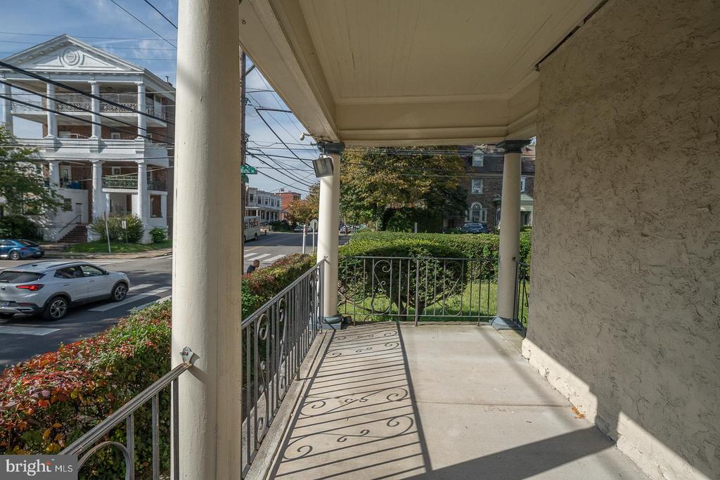 244 W SCHOOL HOUSE LANE Unit: SINGLE SUITE