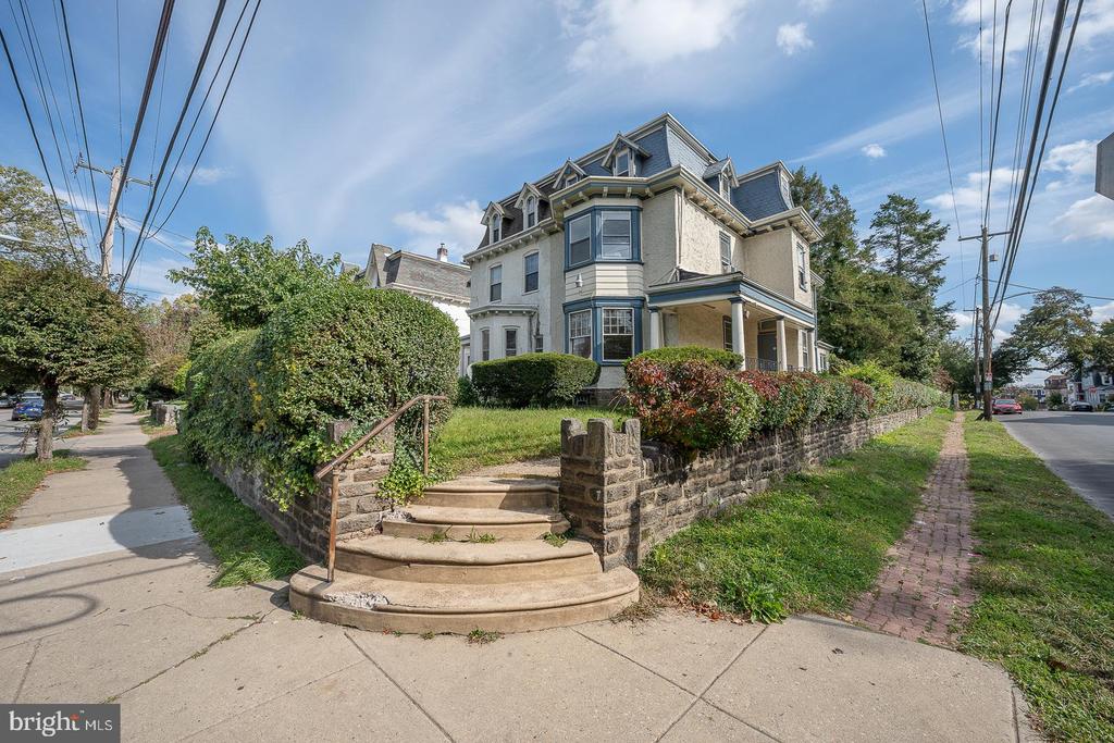 244 W SCHOOL HOUSE LANE Unit: SINGLE SUITE