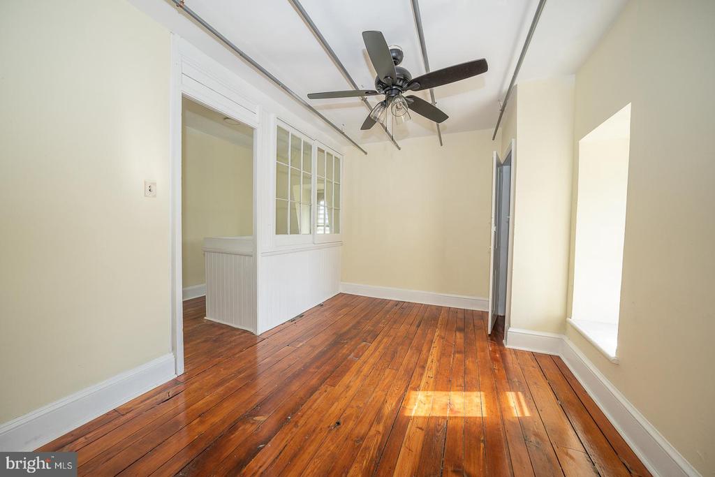 244 W SCHOOL HOUSE LANE Unit: SINGLE SUITE