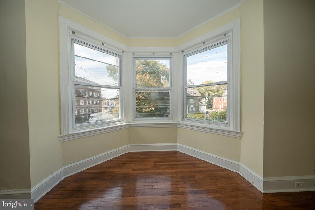 244 W SCHOOL HOUSE LANE Unit: SINGLE SUITE