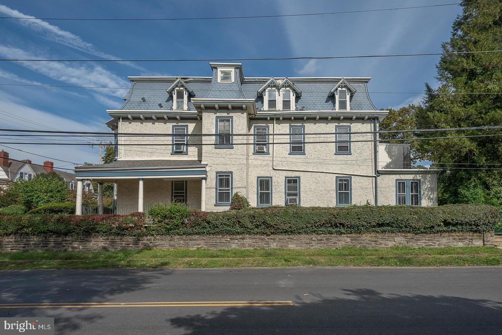 244 W SCHOOL HOUSE LANE Unit: SINGLE SUITE