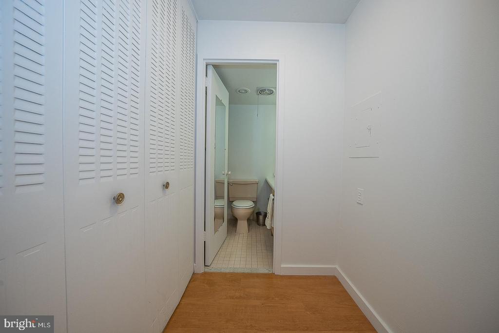 1919 CHESTNUT STREET Unit: 1912