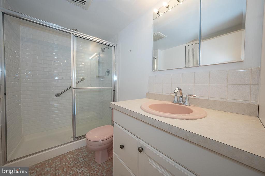 1901 JOHN F KENNEDY BOULEVARD Unit: 2618-17