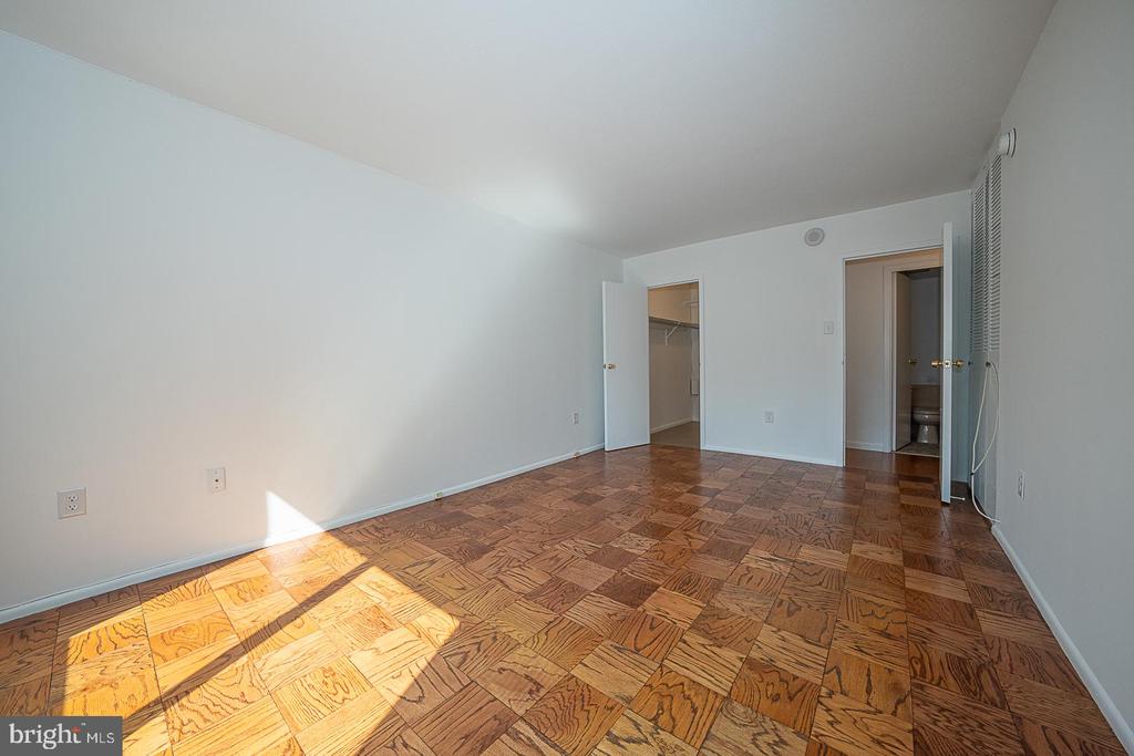 1901 JOHN F KENNEDY BOULEVARD Unit: 2618-17