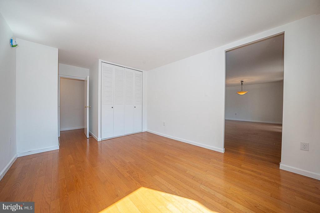 1901 JOHN F KENNEDY BOULEVARD Unit: 2618-17