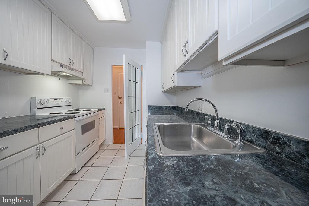 1901 JOHN F KENNEDY BOULEVARD Unit: 2618-17