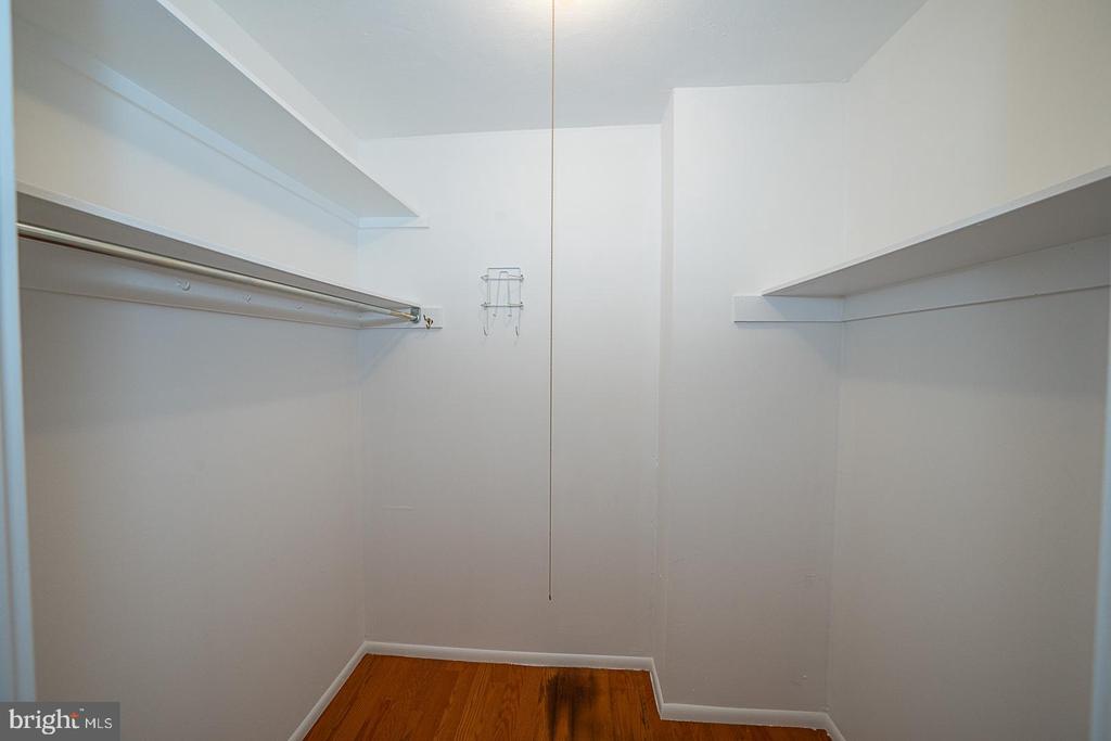 1901 JOHN F KENNEDY BOULEVARD Unit: 2618-17