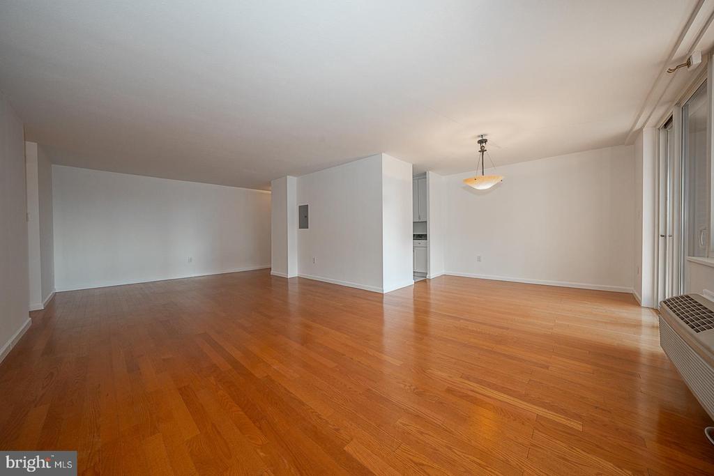1901 JOHN F KENNEDY BOULEVARD Unit: 2618-17