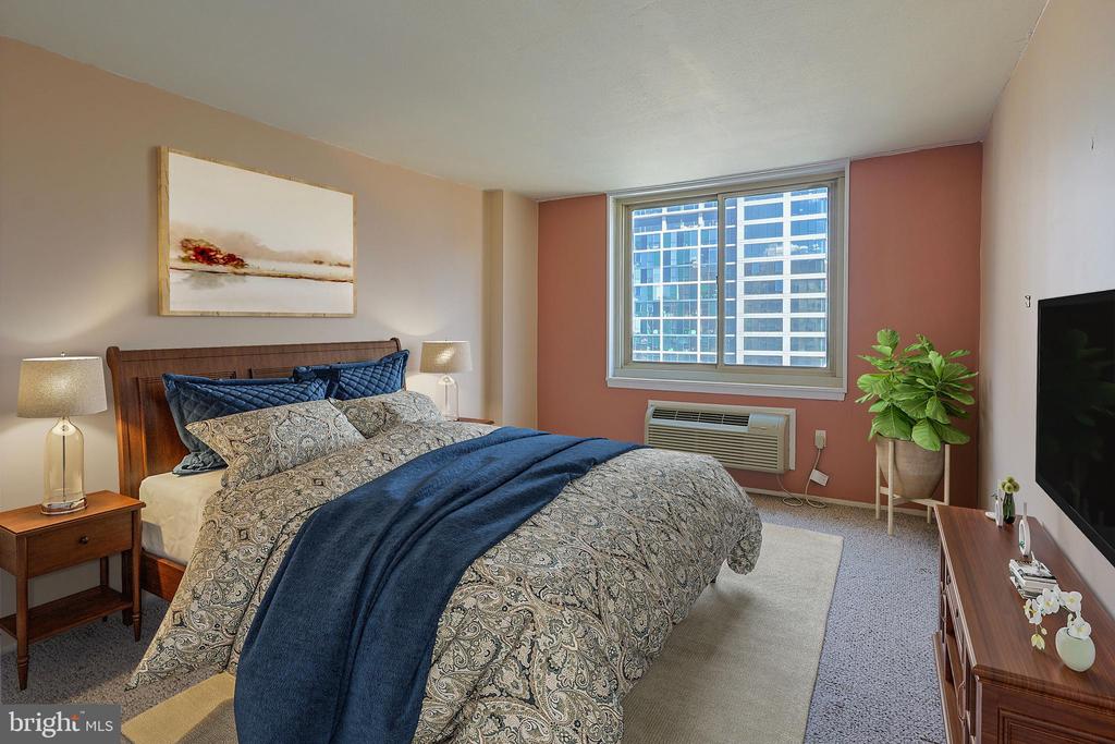 1919 CHESTNUT STREET Unit: 2301