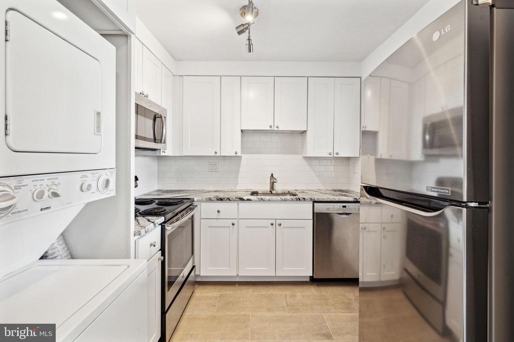 224 W RITTENHOUSE SQUARE Unit: 2013