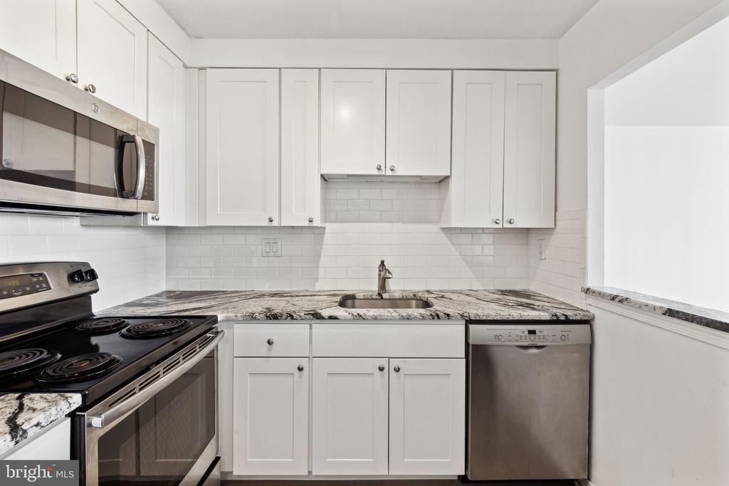 224 W RITTENHOUSE SQUARE Unit: 2013