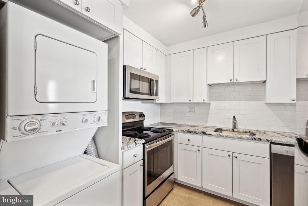 224 W RITTENHOUSE SQUARE Unit: 2013