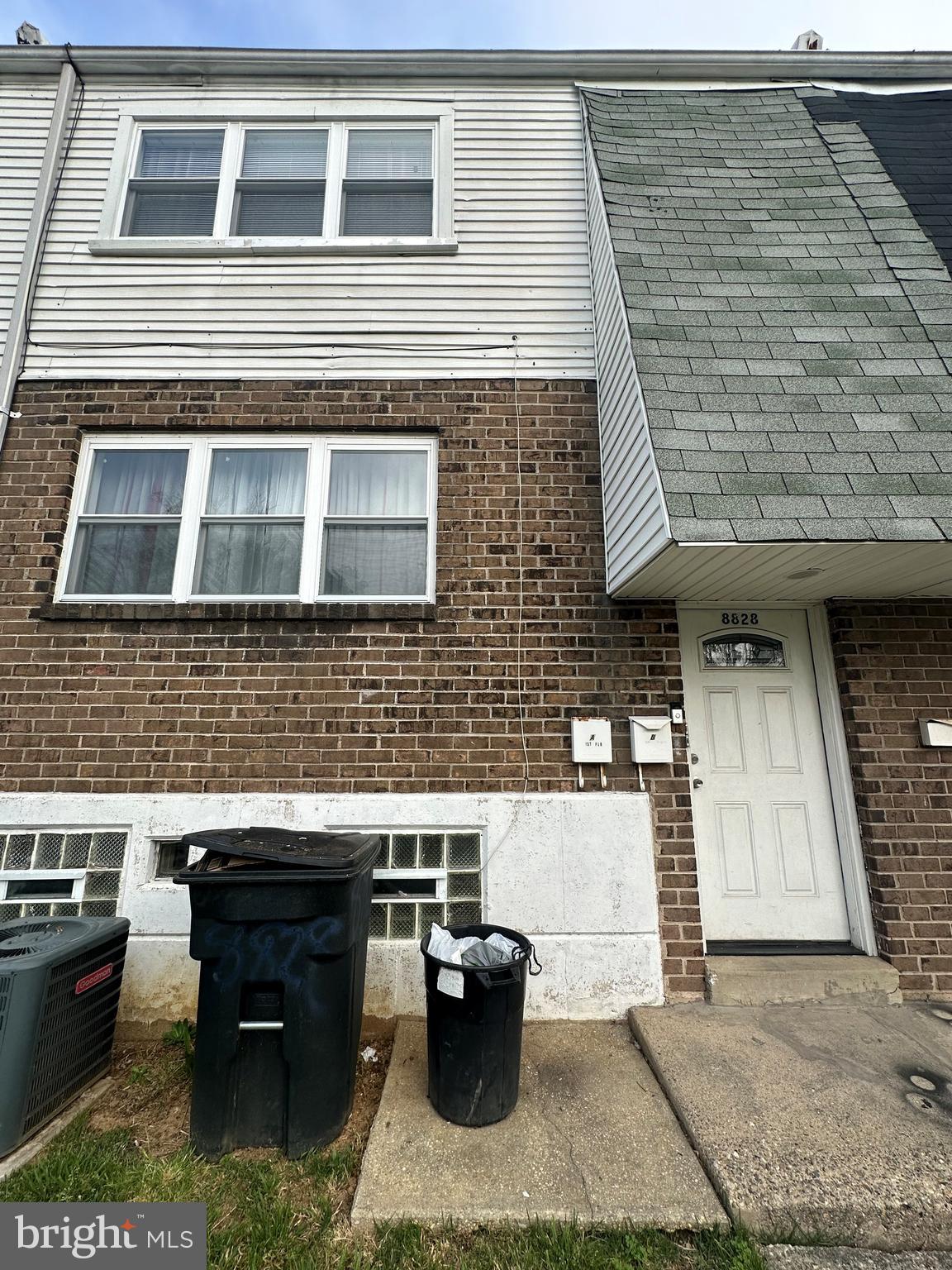 8828 COTTAGE STREET