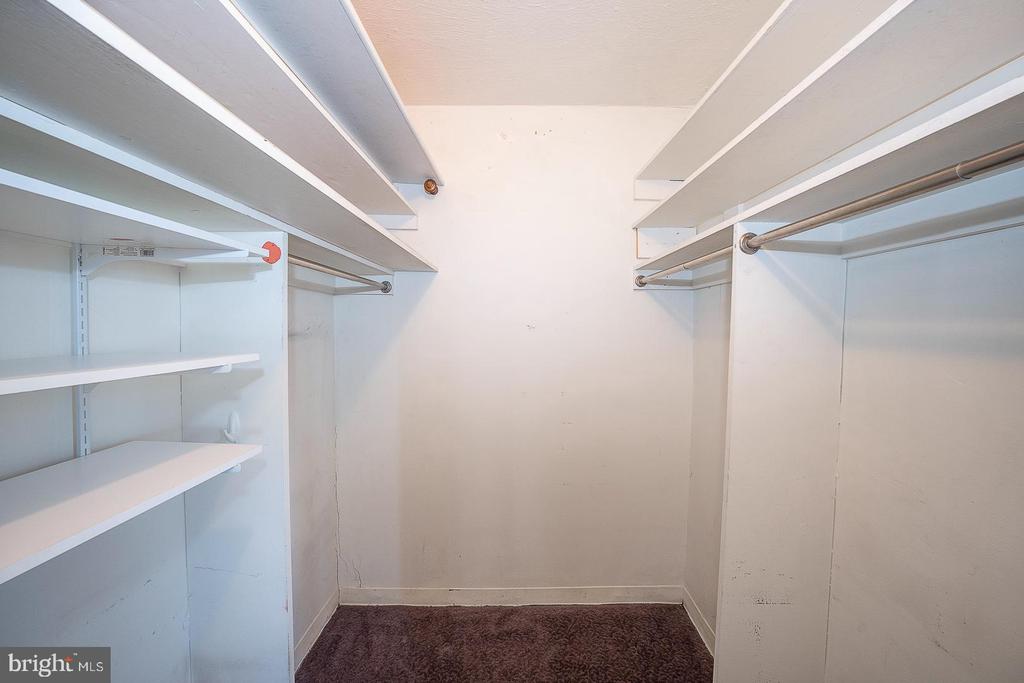 1900 JOHN F KENNEDY BOULEVARD Unit: 1709