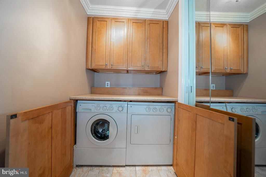 1900 JOHN F KENNEDY BOULEVARD Unit: 1709