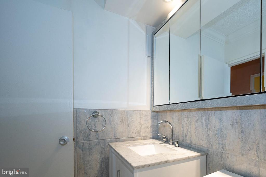 1900 JOHN F KENNEDY BOULEVARD Unit: 1709