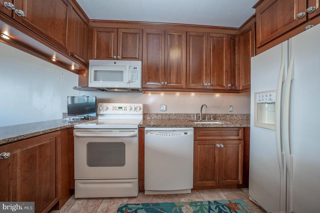 1900 JOHN F KENNEDY BOULEVARD Unit: 1709