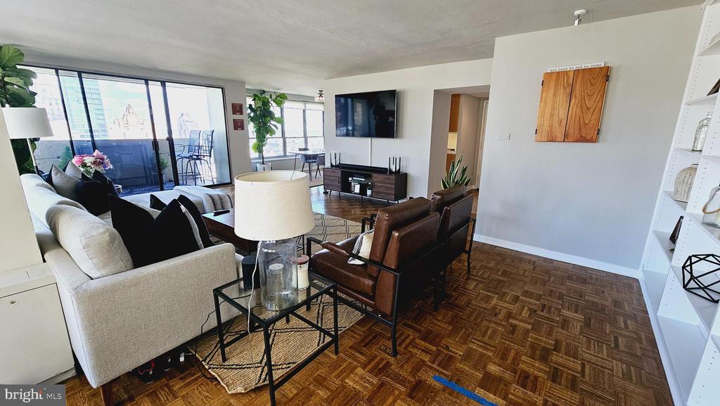 224-30 W RITTENHOUSE SQUARE Unit: 3005