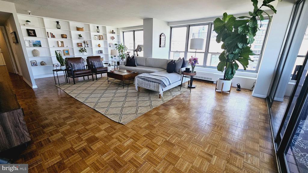 224-30 W RITTENHOUSE SQUARE Unit: 3005