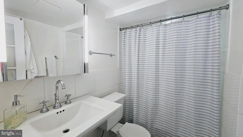224-30 W RITTENHOUSE SQUARE Unit: 3005