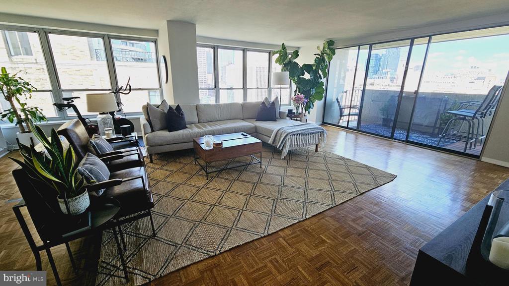 224-30 W RITTENHOUSE SQUARE Unit: 3005