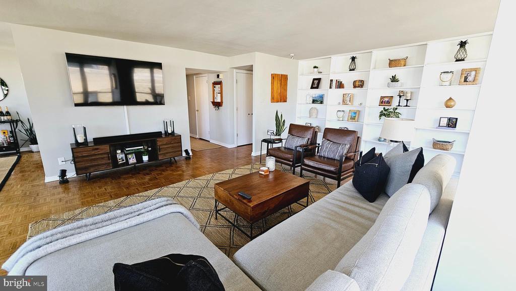 224-30 W RITTENHOUSE SQUARE Unit: 3005