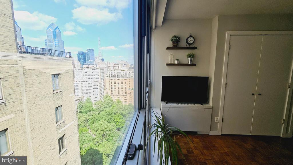224-30 W RITTENHOUSE SQUARE Unit: 3005