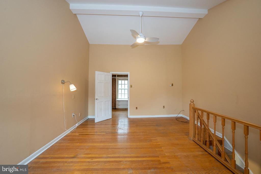 118 S VAN PELT STREET