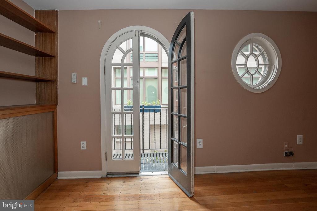 118 S VAN PELT STREET