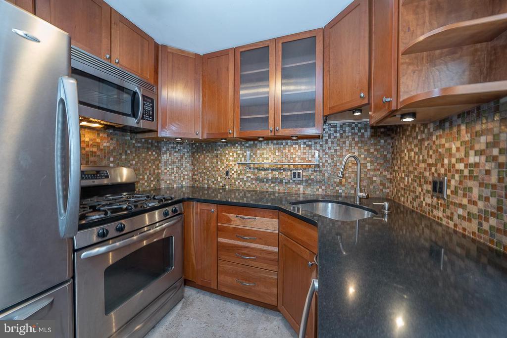 118 S VAN PELT STREET