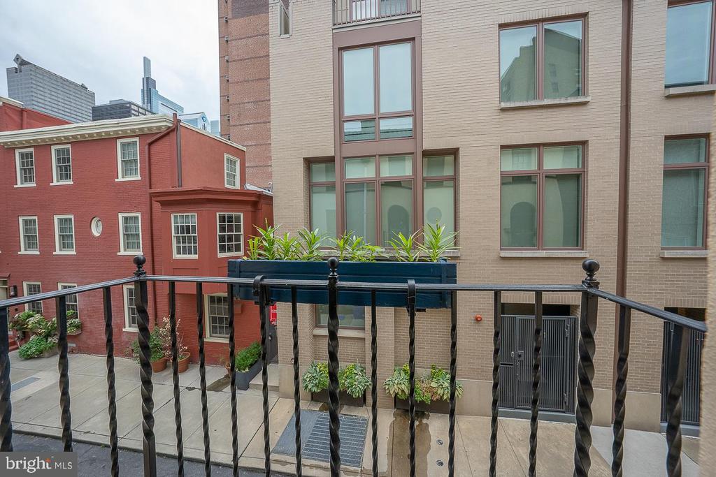 118 S VAN PELT STREET