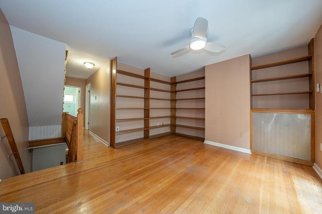 118 S VAN PELT STREET