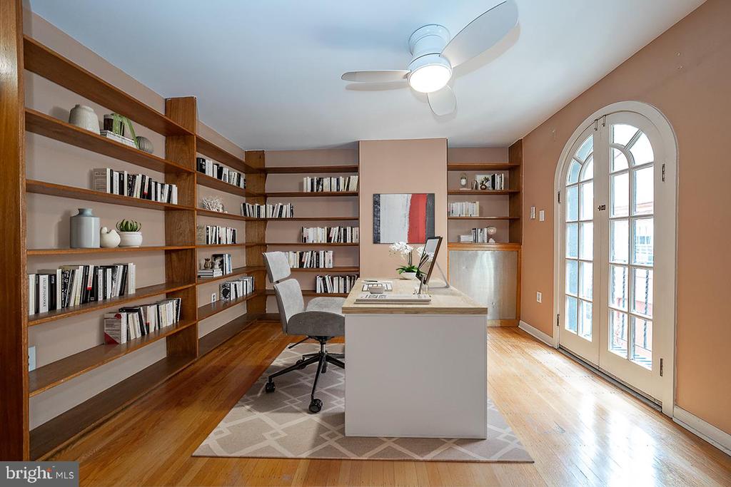 118 S VAN PELT STREET