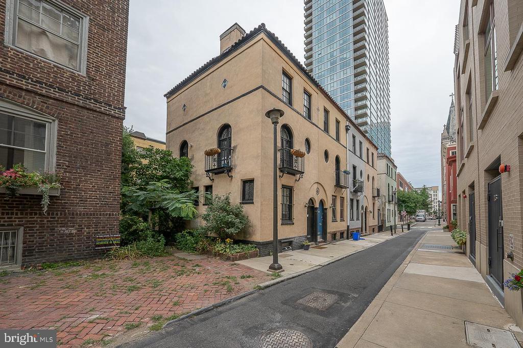 118 S VAN PELT STREET