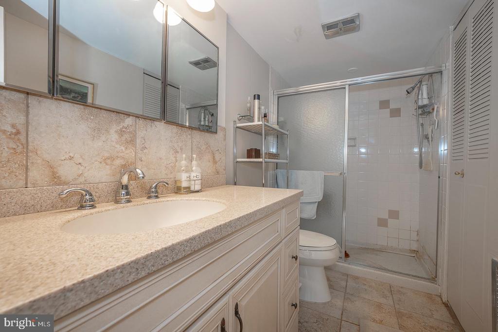1901 JOHN F KENNEDY BOULEVARD Unit: 2720