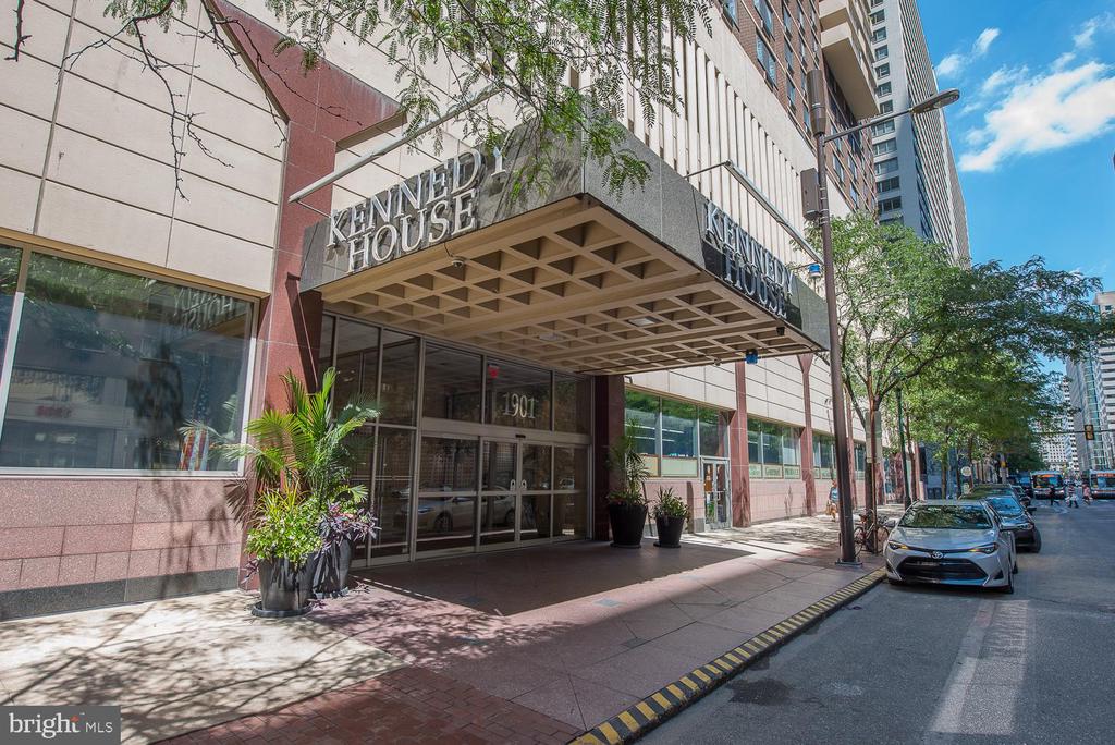 1901 JOHN F KENNEDY BOULEVARD Unit: 2720