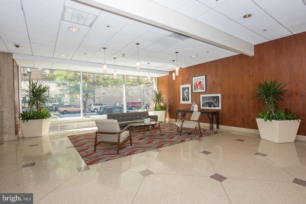 1901 JOHN F KENNEDY BOULEVARD Unit: 2720