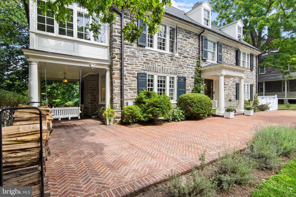 117 CARPENTER LANE