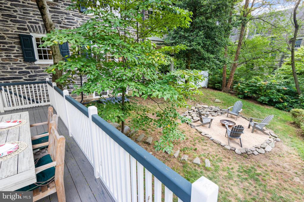 117 CARPENTER LANE