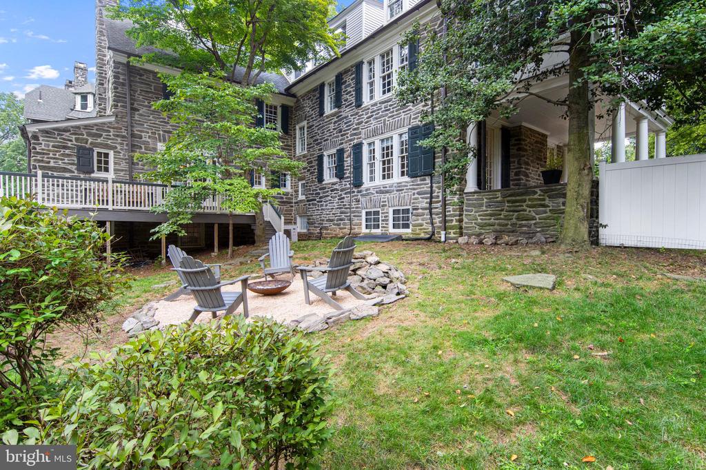 117 CARPENTER LANE